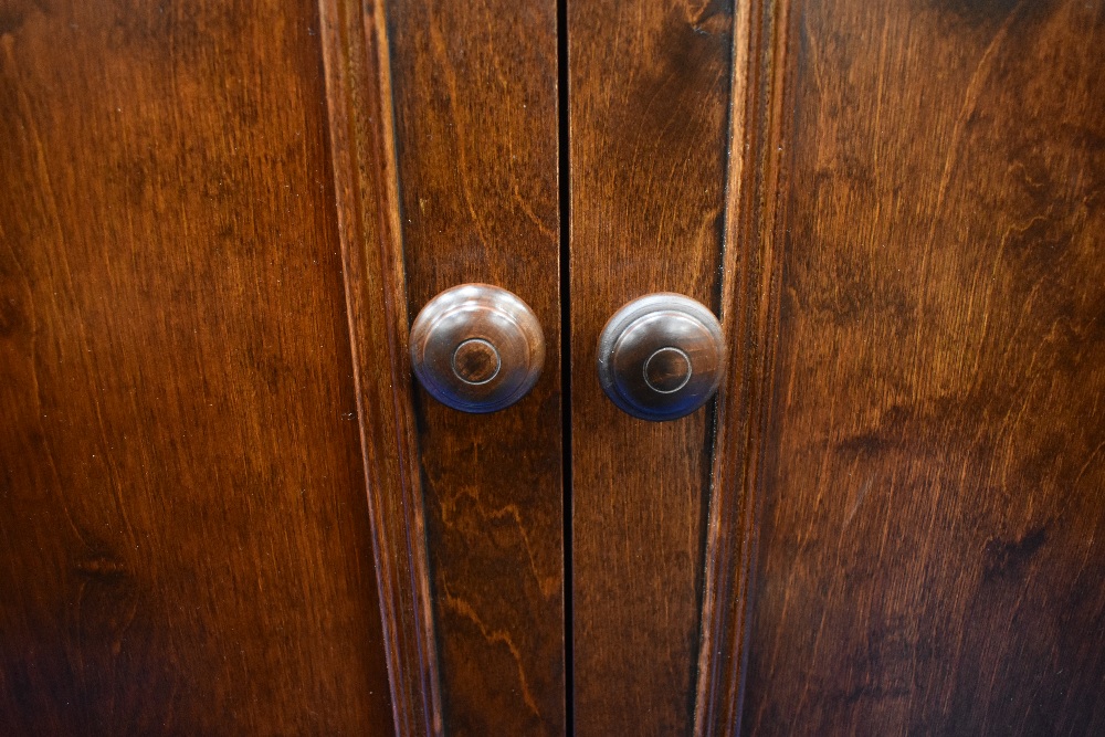 A modern mahogany wardobe with drawer base , dimensions approx. H199 W107cm - Image 5 of 10