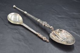 An Edwardian reproduction silver coronation/anointing spoon, marks for London 1902, maker William