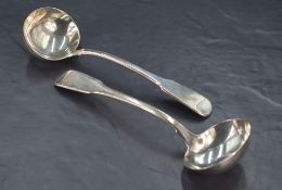 A pair of George III silver fiddle pattern sauce ladles, marks for London 1815 (1st September-28th