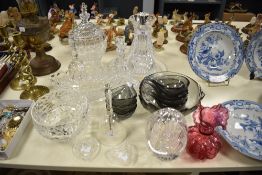 A quantity of assorted glassware, to include seven Wedgwood smoked glass avacado dishes and bowl,