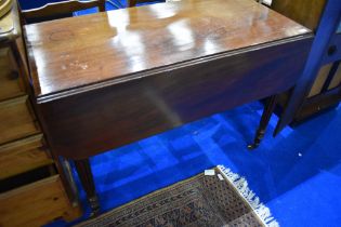 A Regency mahogany Pembroke table in the Gillows style having reeded legs, approx dimensions