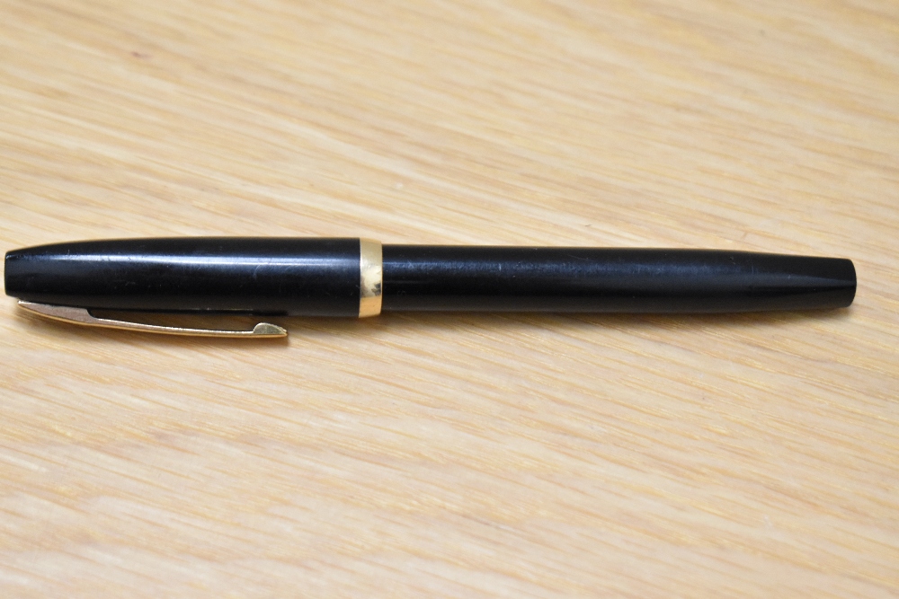 A Sheaffer Imperial Touchdown plunger fill fountain pen with a band to the base of the cap having - Image 3 of 3