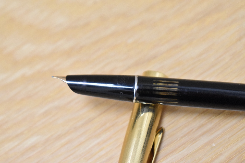 An Aurora 88P piston fill fountain pen in black with gold cap - Image 2 of 4