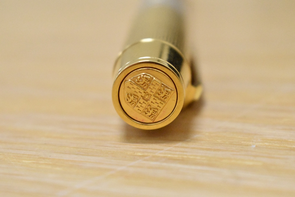 An Onoto University of Cambridge limited edition fountain pen 5/100 in vermail 23ct gold plate on - Image 5 of 8