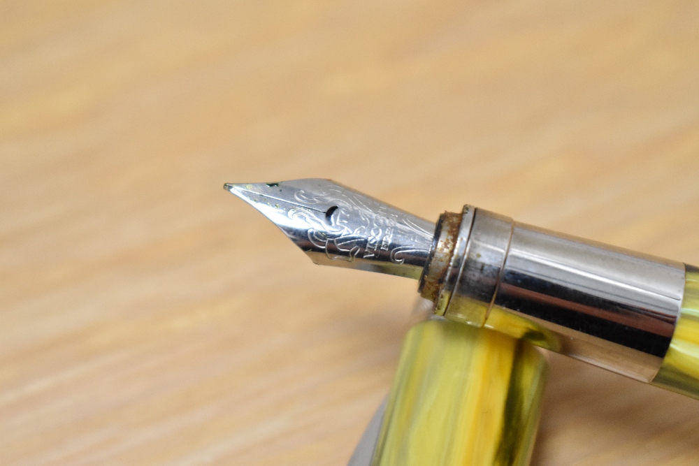 A Visconti Van Gogh ' Vincents Chair' converter fill fountain pen having Visconti Firenze F nib. - Image 2 of 4