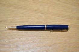 A Parker Duofold propelling pencil in blue