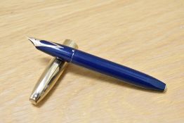 A Sheaffer Pen for Men V snorkel fill fountain pen in blue with gold cap having Sheaffer 14k R USA