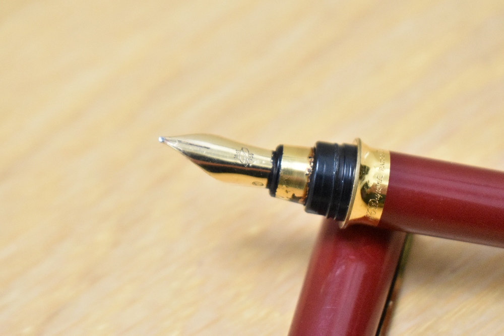 A S T Dupont Montparnasse converter fountain pen in red Lacque de Chine having 18k Dupont nib - Image 2 of 3