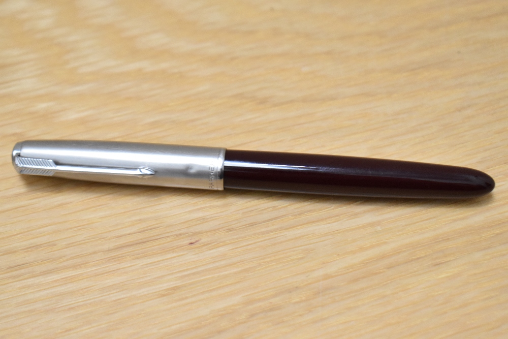 A Parker 51 MK2 aerometric fill fountain pen in burgundy having a lustraloy cap - Image 3 of 3