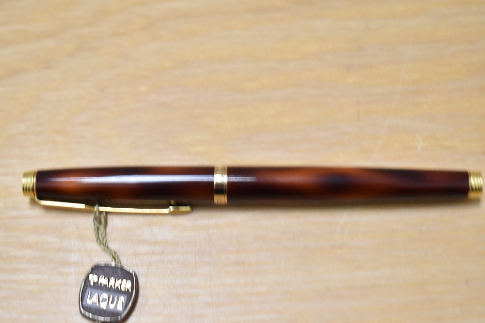 A Parker 75 converter fill fountain pen in tortoiseshell laque having Parker 585 France nib - Image 3 of 3