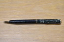 A Parker Vacumatic propelling pencil in green with two narrow bands