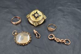 A small selection of yellow metal and 9ct gold damaged jewellery, including signet rings, mourning