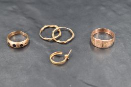 A small quantity of 9ct gold and yellow metal jewellery including asignet ring, broken ring and