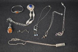 A small selection of silver and white metal jewellery including Mexican necklace with lapis lazuli