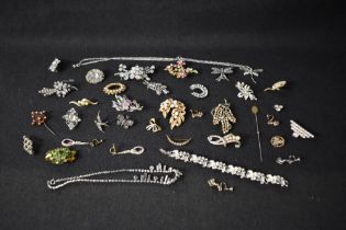 A selection of vintage diamante jewellery including brooches, earrings and necklace etc