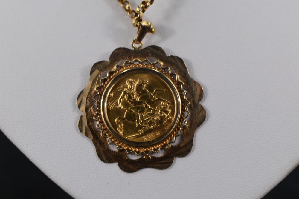 A gold sovereign dated 1968 in a 9ct gold decorative removable mount on a 9ct gold chain, approx - Image 3 of 3
