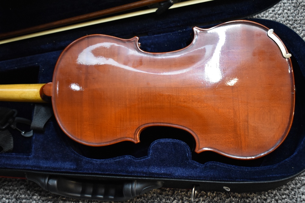 A modern violin having 13inch one piece back with fitted case and bow - Image 3 of 5