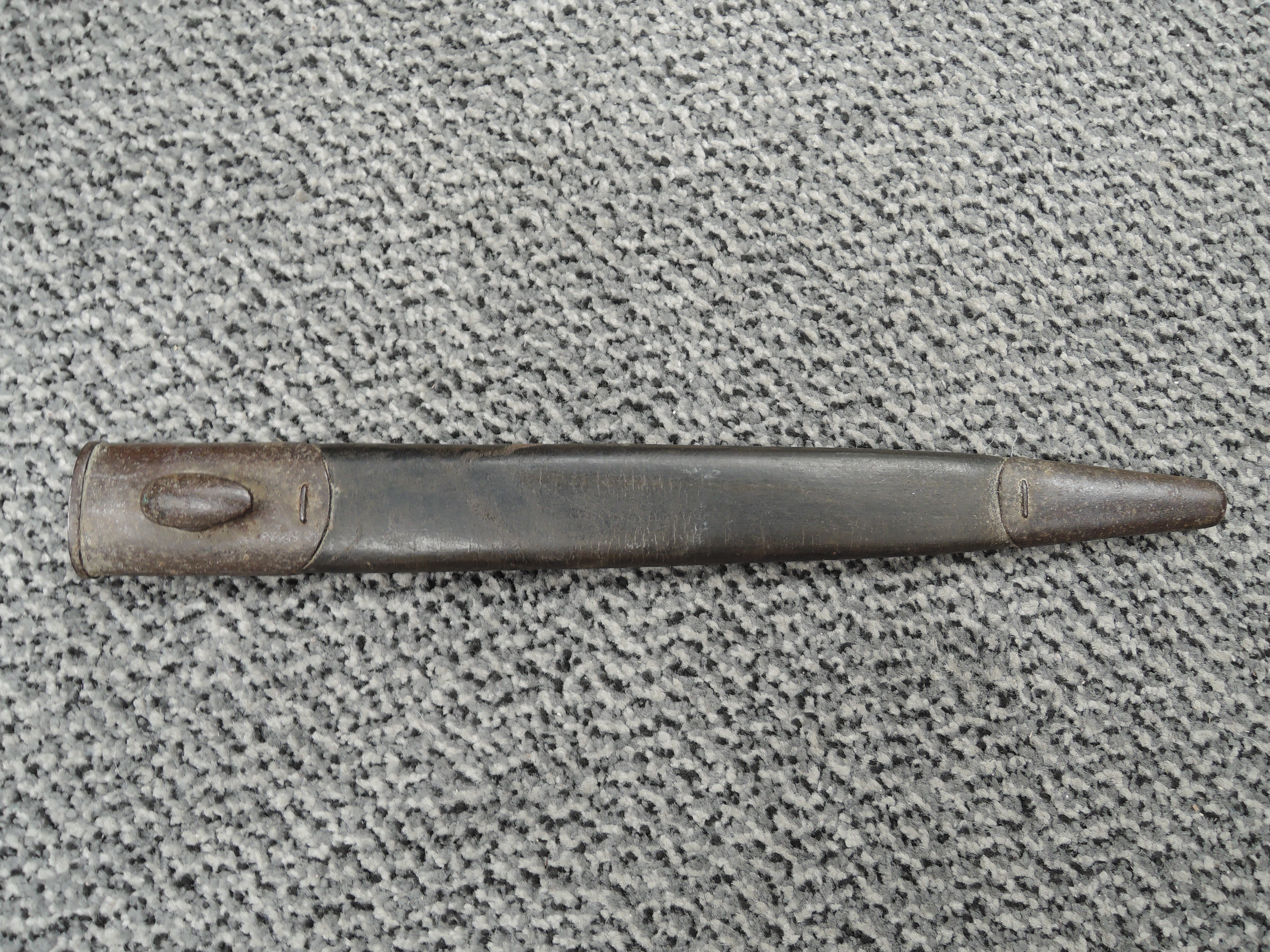 A British Lee Enfield Bayonet MKI with double edged blade, blade marked VR 9 92 Wilkinson, on - Image 2 of 7