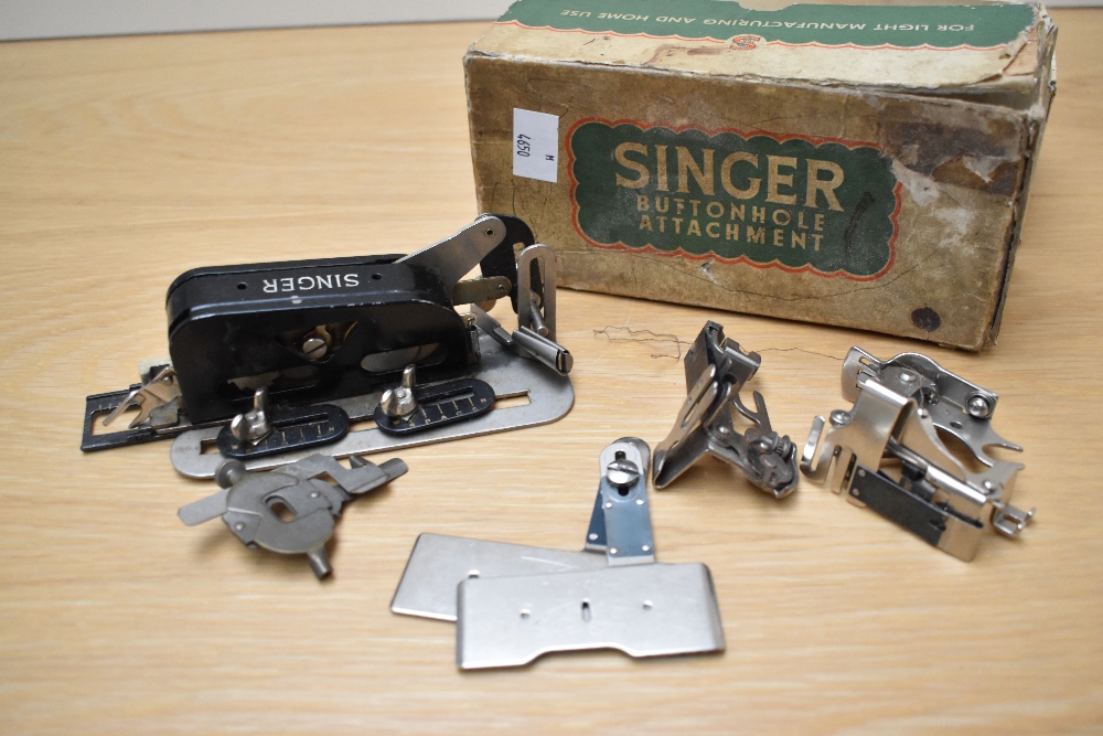 A vintage Singer buttonhole attachment in original box. - Image 2 of 2