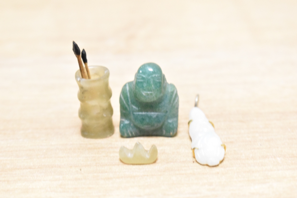 A collection of carved Chinese green stone items, to include; sleeping cat, vase, pendant, bamboo s - Image 3 of 13