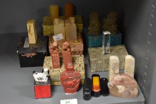 An assorted selection of 19th/20th Century Chinese wares, including onyx and other desk seals, and a