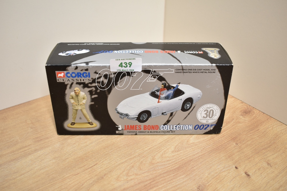 A Corgi Classics die-cast, 65101 James Bond Collection Toyota 2000GT & Blofeld Figure Set, bandit,