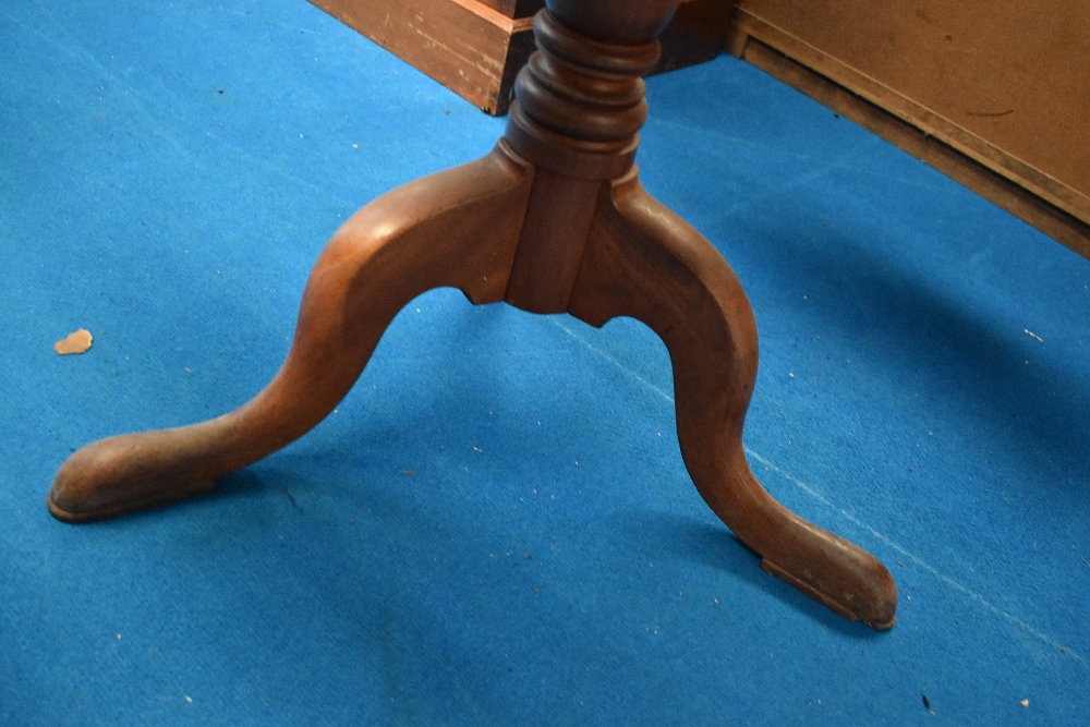 A 19th Century mahogany circular top pedestal table on turned column and triple splay legs, diameter - Image 3 of 3