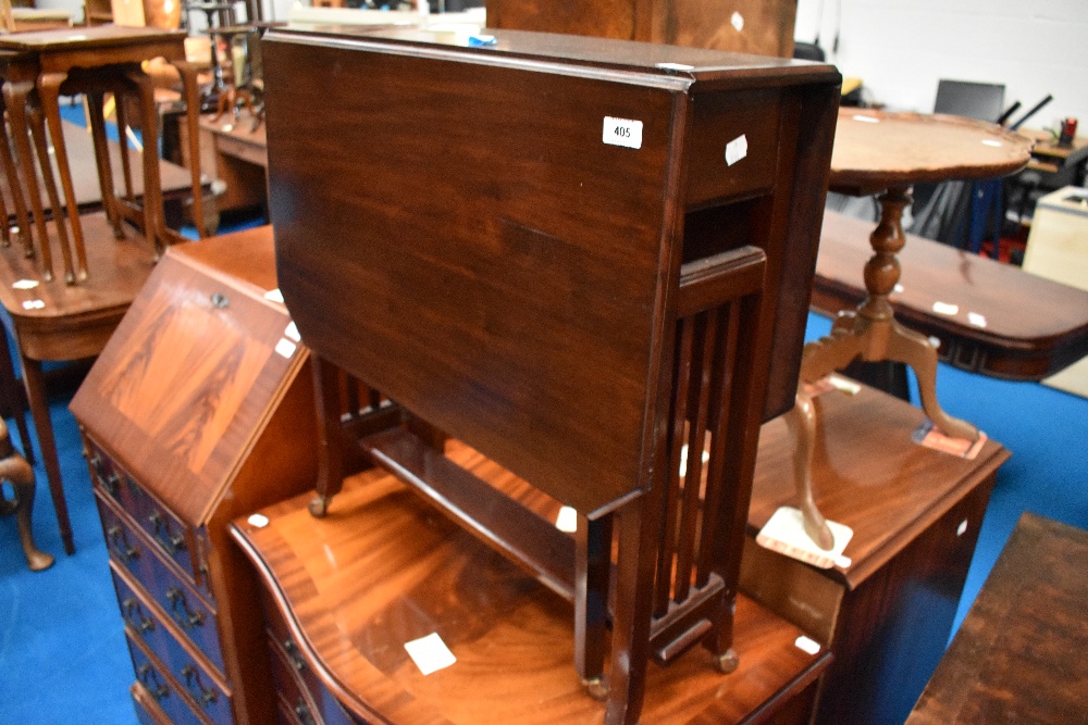 An early 20th Century mahogany sutherland style gateleg occasional table, width approx 60cm