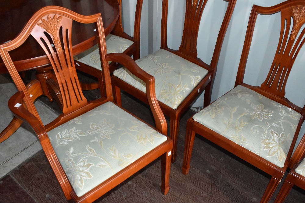 A reproduction Regency pedestal dining table and six (4 plus 2) chairs - Image 2 of 2