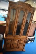 A modern vintage bookcase/display cabinet, Drexel Heritage range, approx height 207, with 104cm,