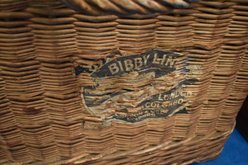 A vintage laundry or large picnic hamper, with monogram MM, approx. 87 x 56 x 57cm - Image 3 of 3