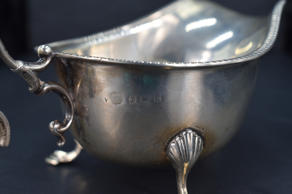 A George V silver sauce or gravy boat, of traditional design with egg-and-dart moulded rim, generous - Image 3 of 4