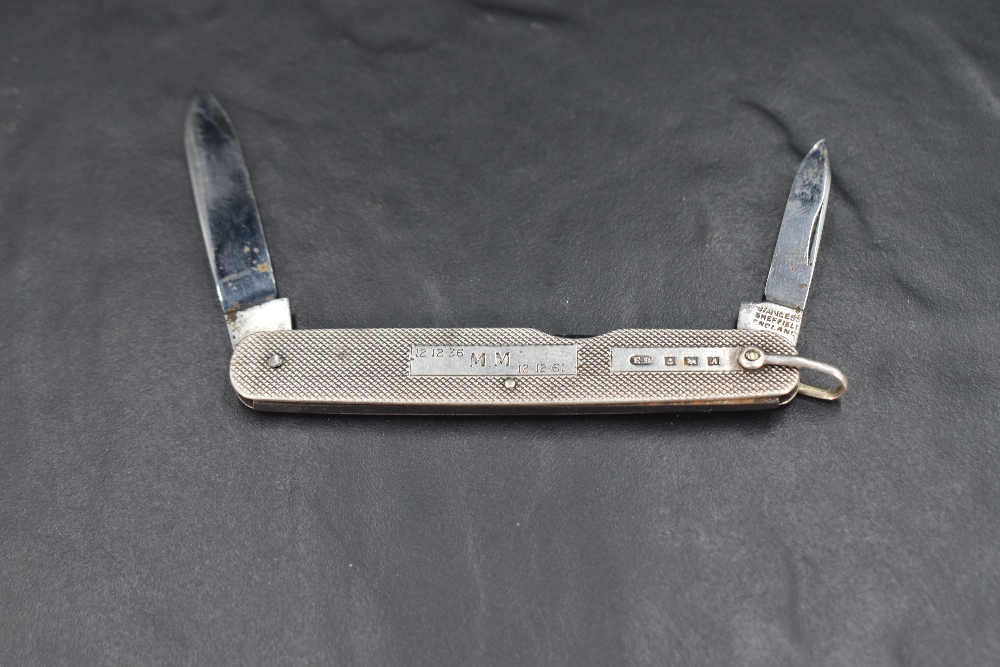 A George VI silver mounted steel bladed pocket knife, with engine turned surface detail, engraved - Image 2 of 4