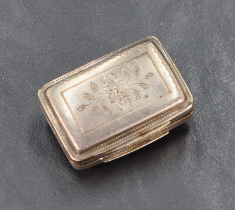 A Regency period silver vinaigrette, of hinged rectangular form with prancing canine motif in relief - Image 2 of 4