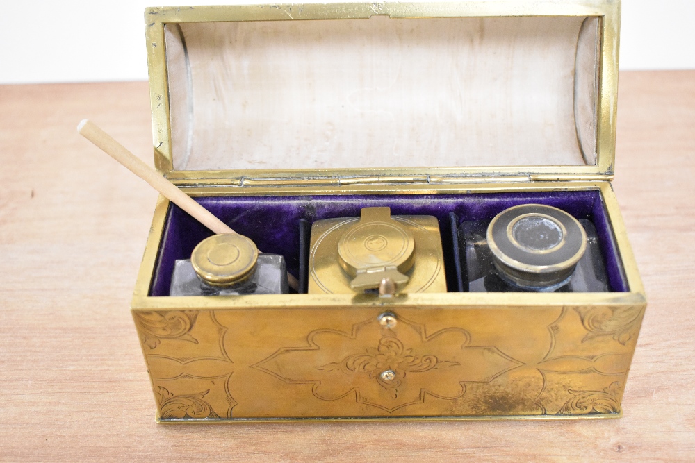 A 19th/20th Century brass desk inkwell stand, in the form of a domed chest, with integral - Bild 2 aus 3