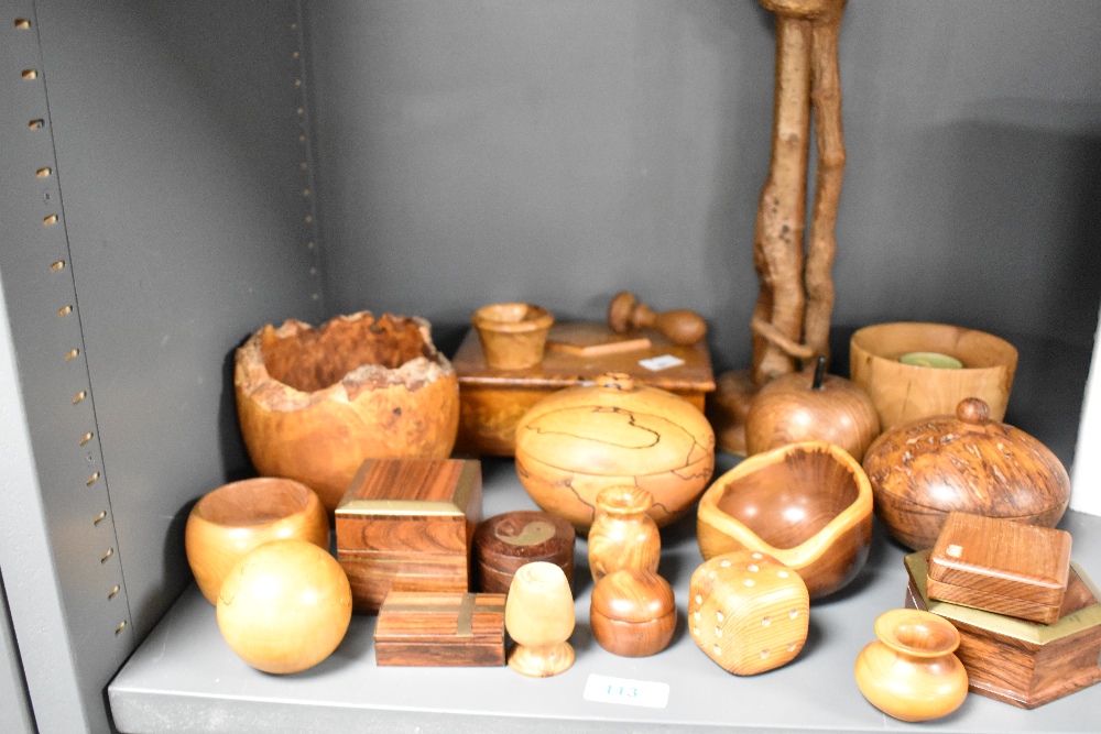 A selection of treen, including turned lidded trinket boxes, snuff box, bowls etc. - Image 2 of 2