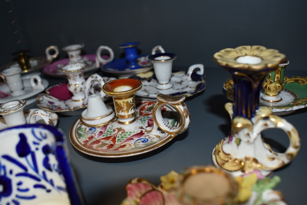 A collection of vintage ceramic candlesticks, including Staffordshire and one bearing crossed swords - Bild 6 aus 13