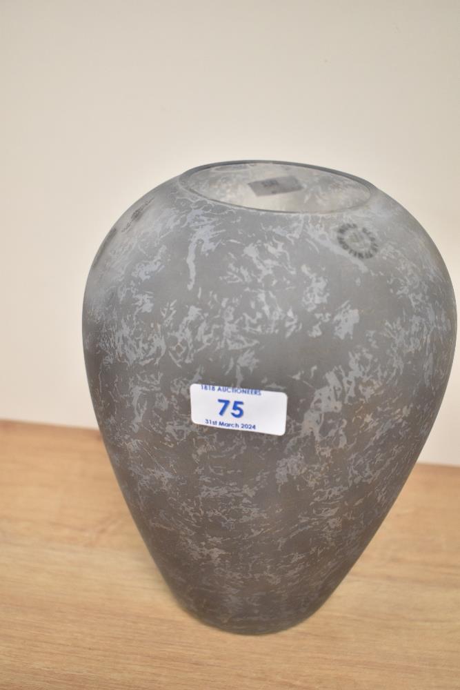 A contemporary Penelope Wurr etched art glass vase, charcoal coloured, measuring 22cm tall