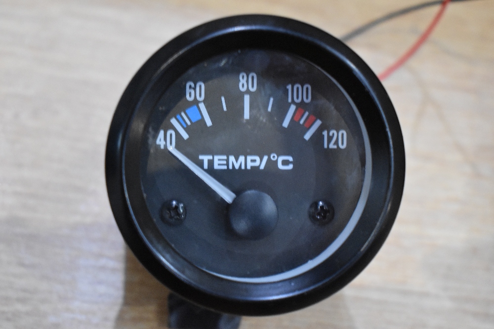 A box of automobile gauges with Black faces including Rev counter, Volt, Water/Oil, Oil x 3 and - Image 5 of 9