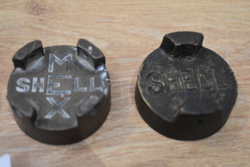 Four vintage petrol can caps BP, Esso, Shell Mex, and Shell - Bild 3 aus 3