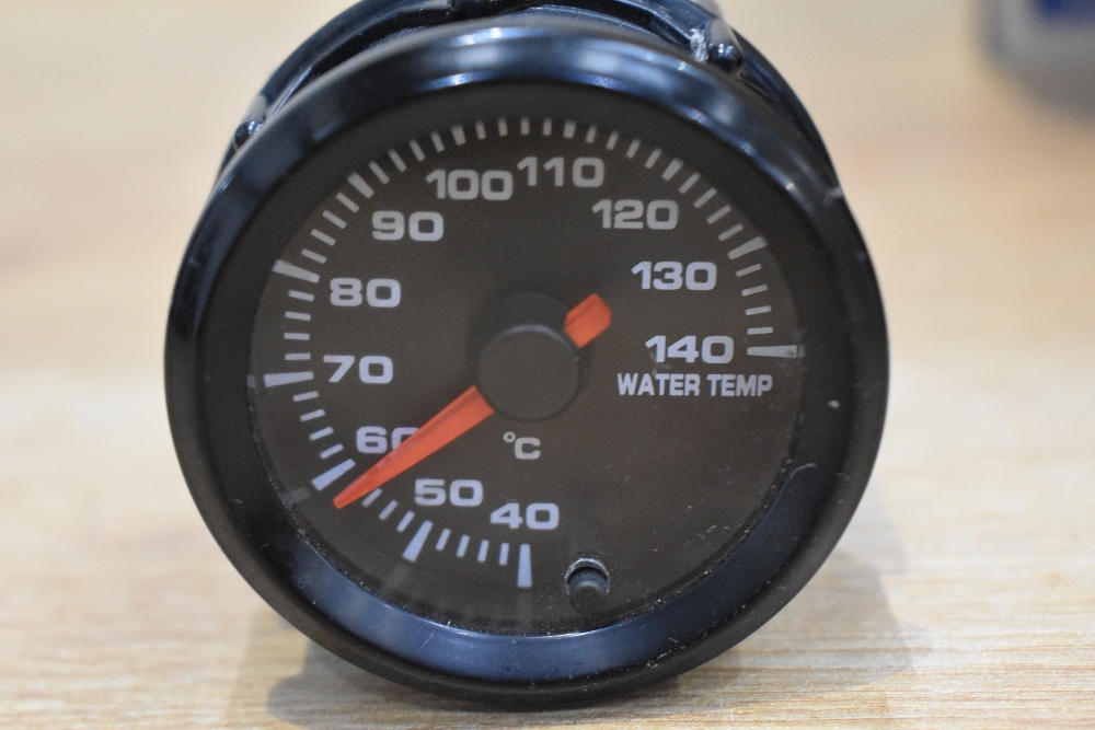 A box of automobile gauges with Black faces including Rev counter, Volt, Water/Oil, Oil x 3 and - Image 6 of 9