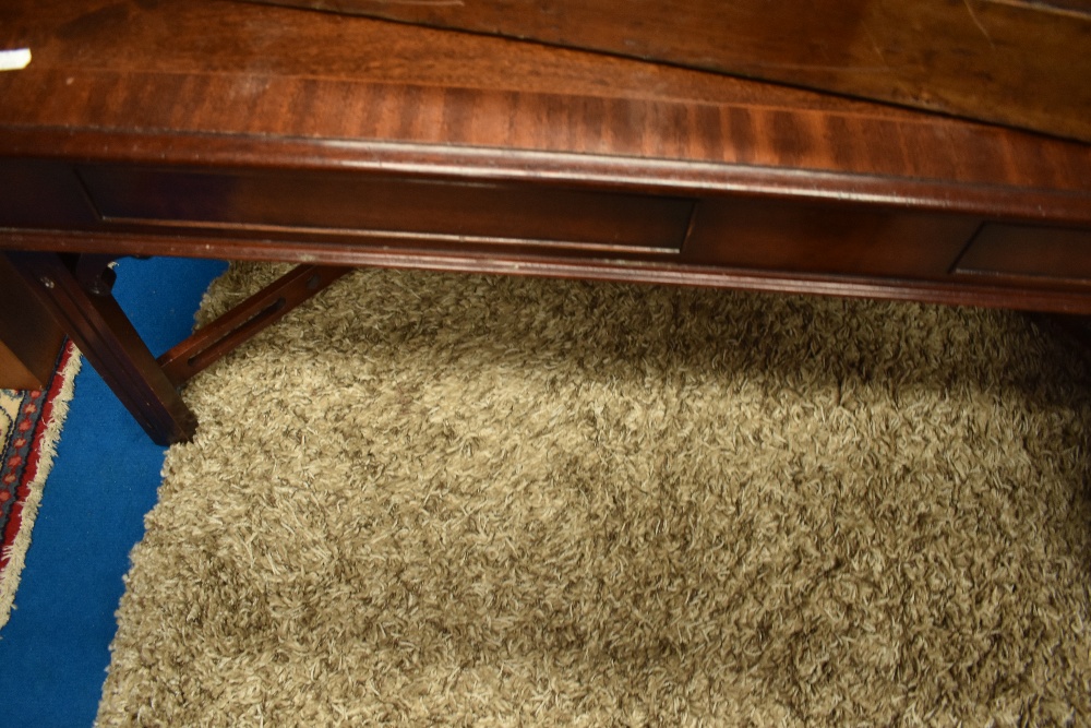 A modern reproduction Regency coffee table AF - Image 2 of 2