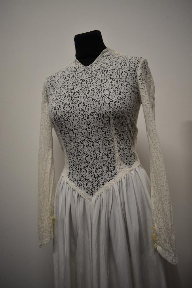 A 1930s/ 1940s white lace and grosgrain dress, having tie belt to waist, full length fitted - Image 2 of 7