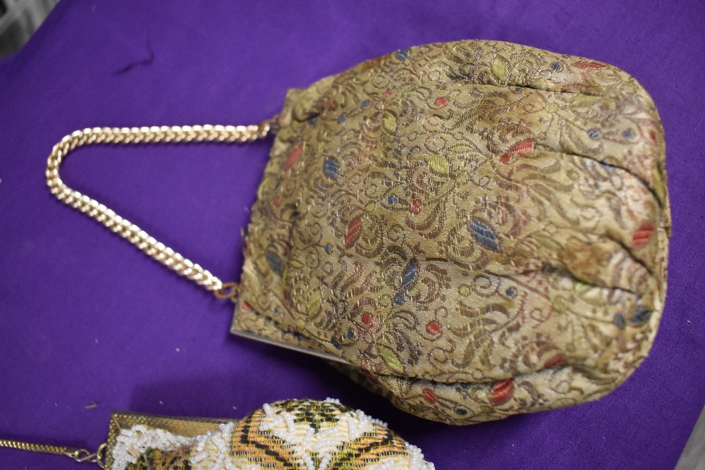 Two vintage hand bags, including silk Art Deco evening bag. - Image 5 of 5