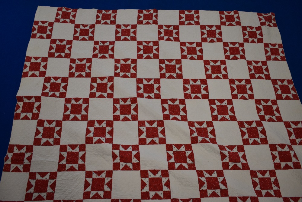 A beautiful late 19th/ early 20th century large hand stitched Durham quilt, having Ohio star - Image 9 of 11