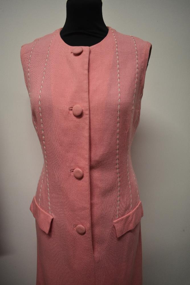 A 1960s tailored pink linen day dress with white stitching and a 1960s knitted green and pink - Image 3 of 7