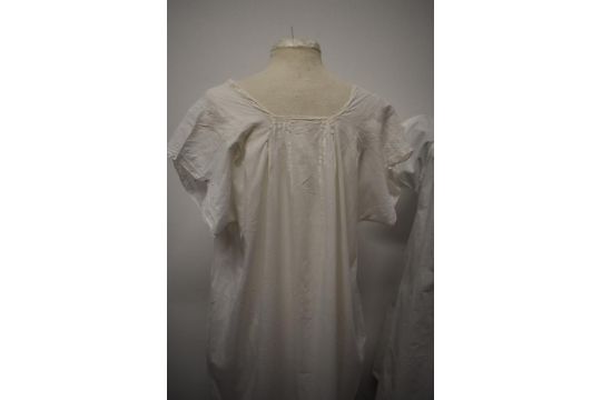 An early 1900s fine cotton nightdress with pin tucks, embroidery and ladder work and a Horrockses - Image 6 of 17