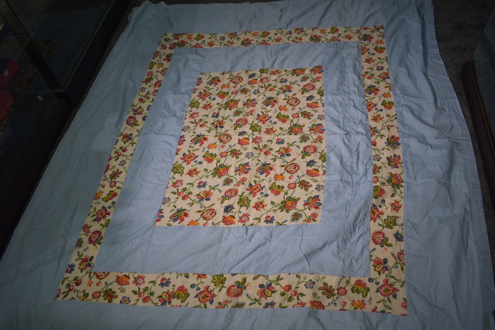 A vintage unfinished / unbacked patchwork coverlet, using bright floral and patterned fabric ( - Image 3 of 8