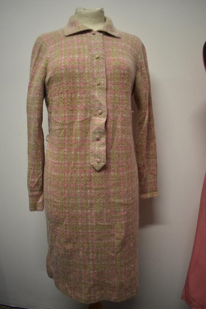 A 1960s tailored pink linen day dress with white stitching and a 1960s knitted green and pink - Image 6 of 7