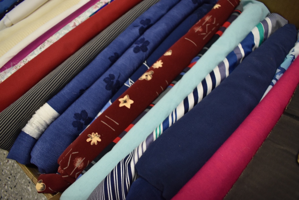 A selection of modern and retro fabrics, various weights and styles. - Image 2 of 3